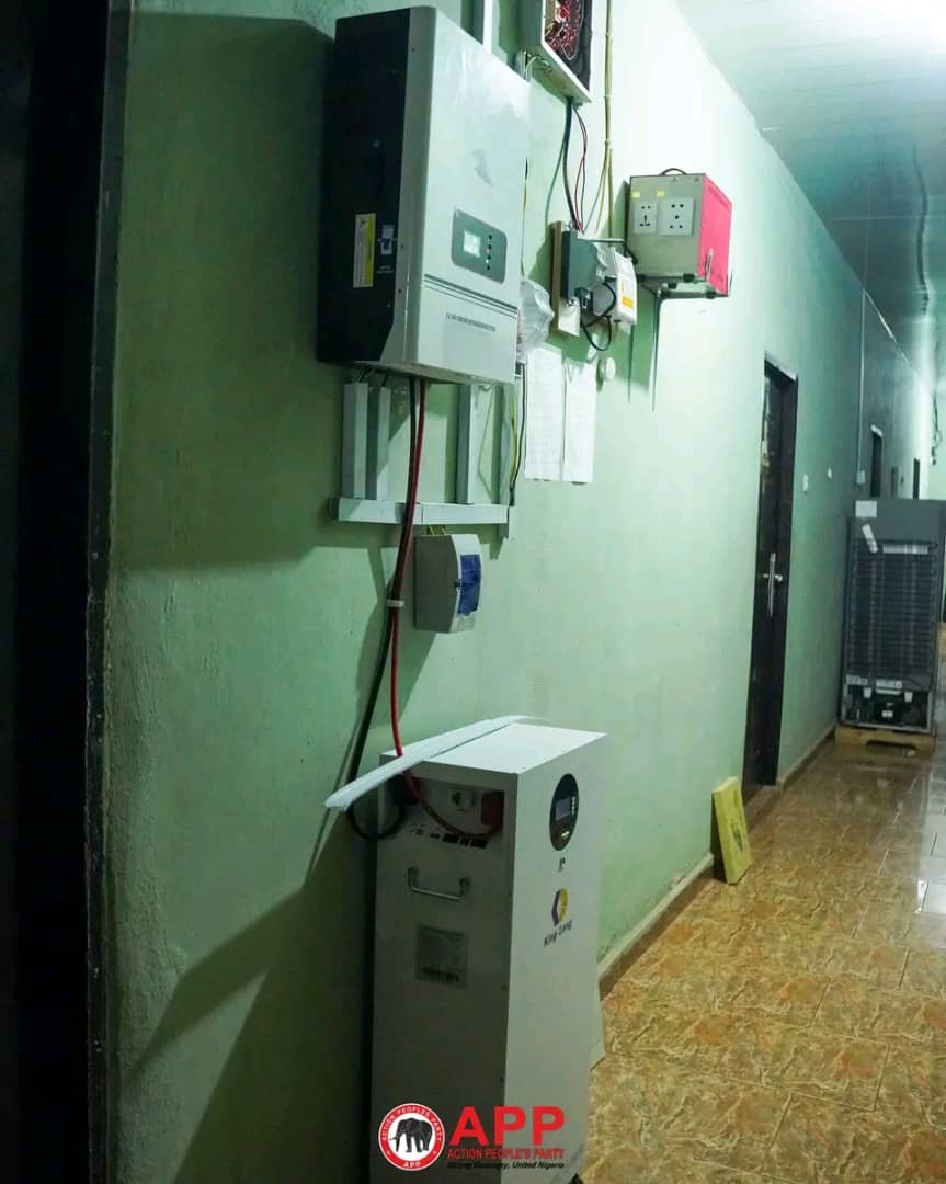 Chima Amadi installs solar power at Mbaise school